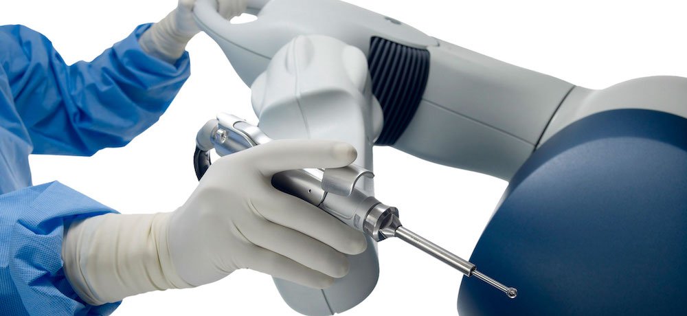 Fortius Clinic تعرض تكنولوجيا الجراحة الروبوتية في معرض الصحة العربي